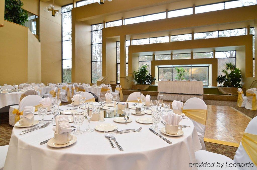 Clock Tower Resort And Conference Center - Rockford Exteriör bild