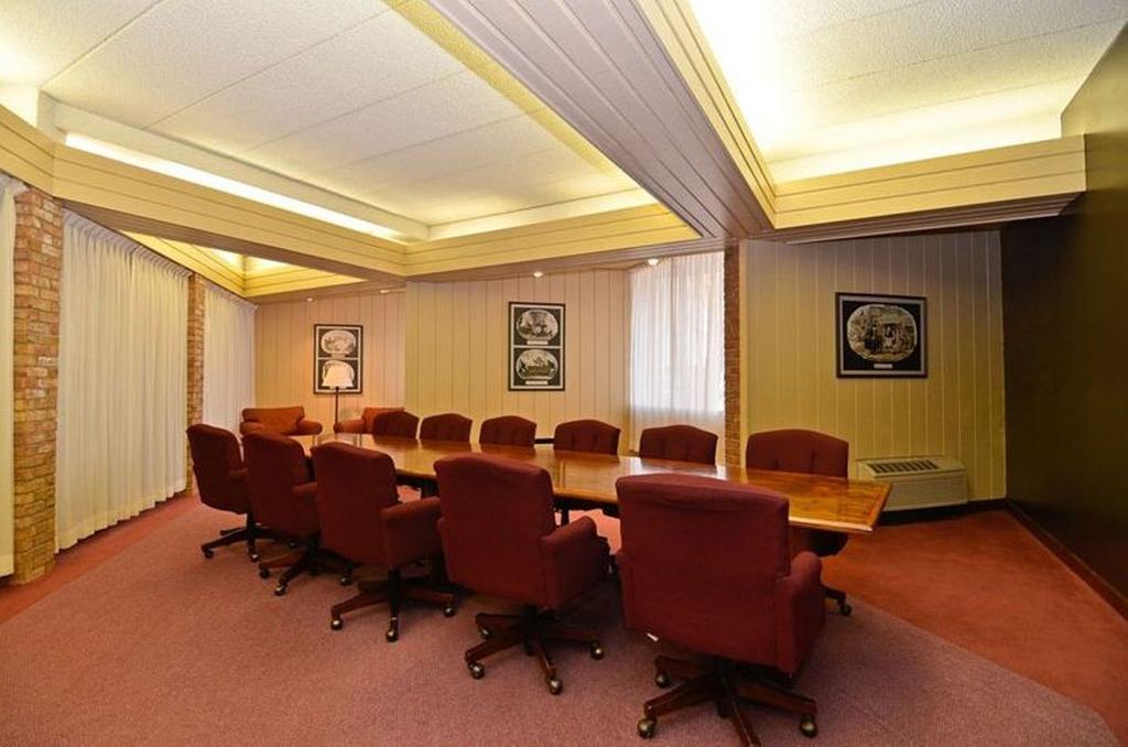 Clock Tower Resort And Conference Center - Rockford Business bild